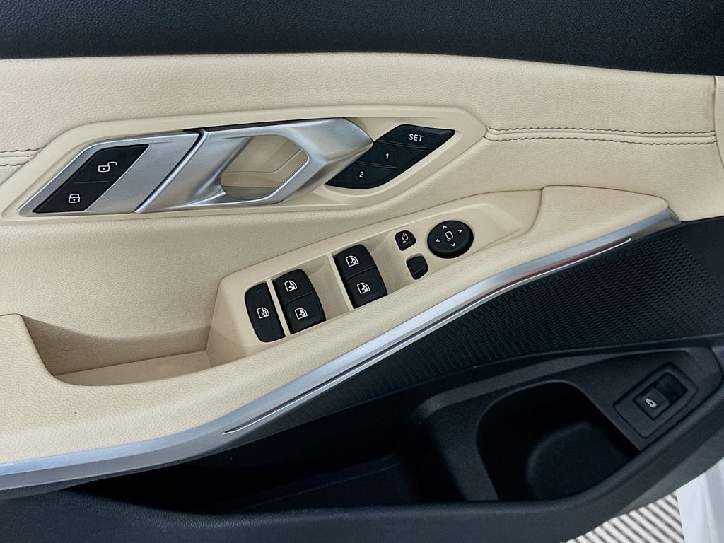 Thumbnail: 2021 BMW 3 Series - 18