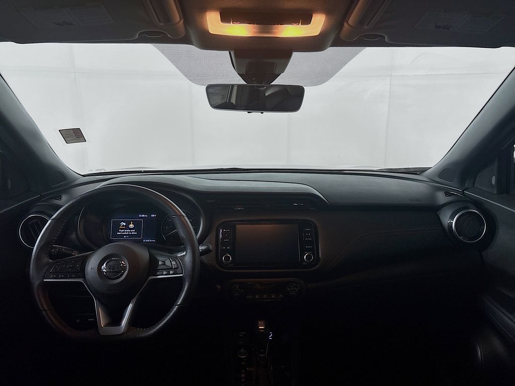 2021 Nissan Kicks SR