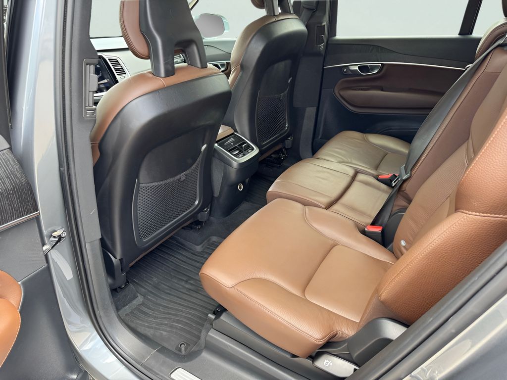 Used Car 2020 Volvo Xc90  T6 Momentum For Sale Under $30,000 In Austin, Texas