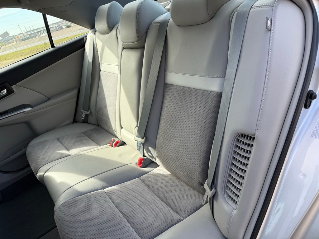 Thumbnail: 2012 Toyota Camry - 22