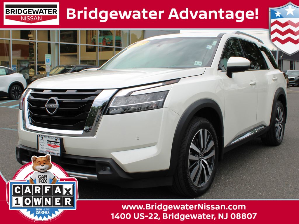 Pearl White Tricoat 2022 Nissan Pathfinder SUV / Crossover All-Wheel Drive 9-Speed Automatic