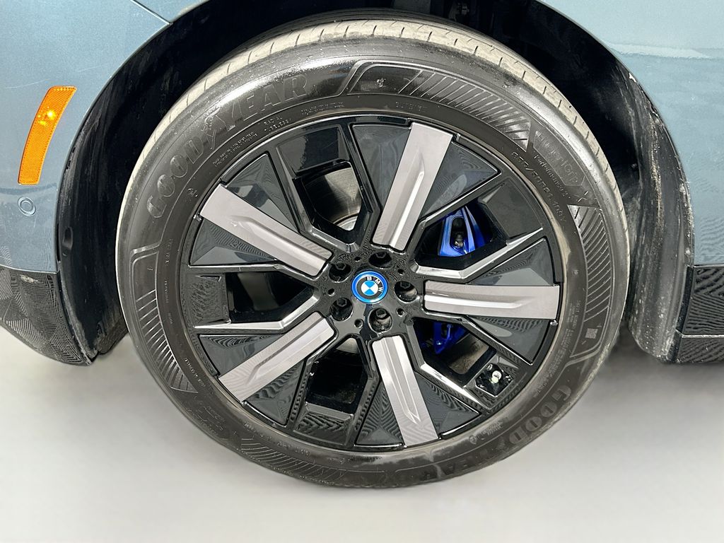 Thumbnail: 2023 BMW iX - 31