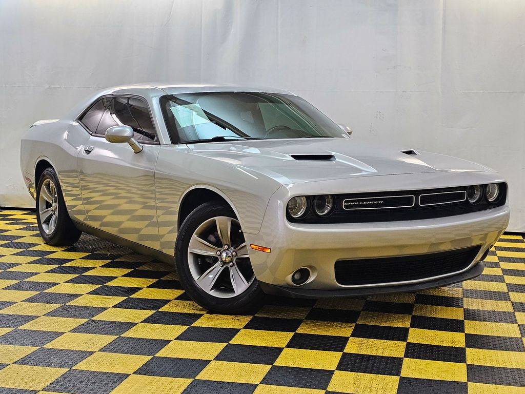 2020 Dodge Challenger SXT RWD