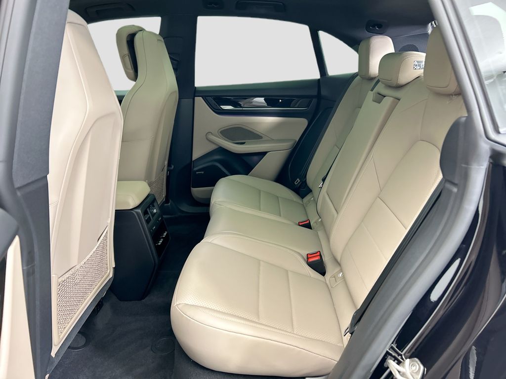 Thumbnail: 2025 Porsche Macan - 19