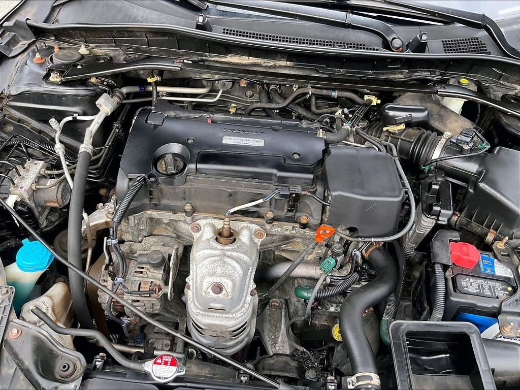 2016 Honda Accord — photo 32