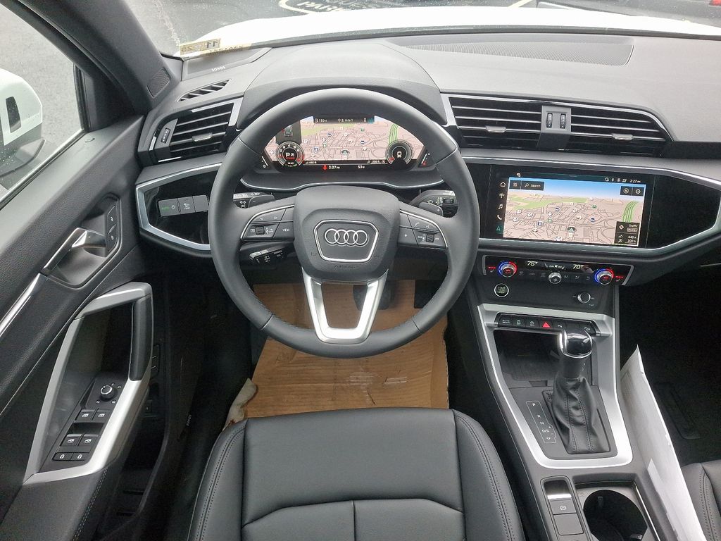 2024 Audi Q3  8