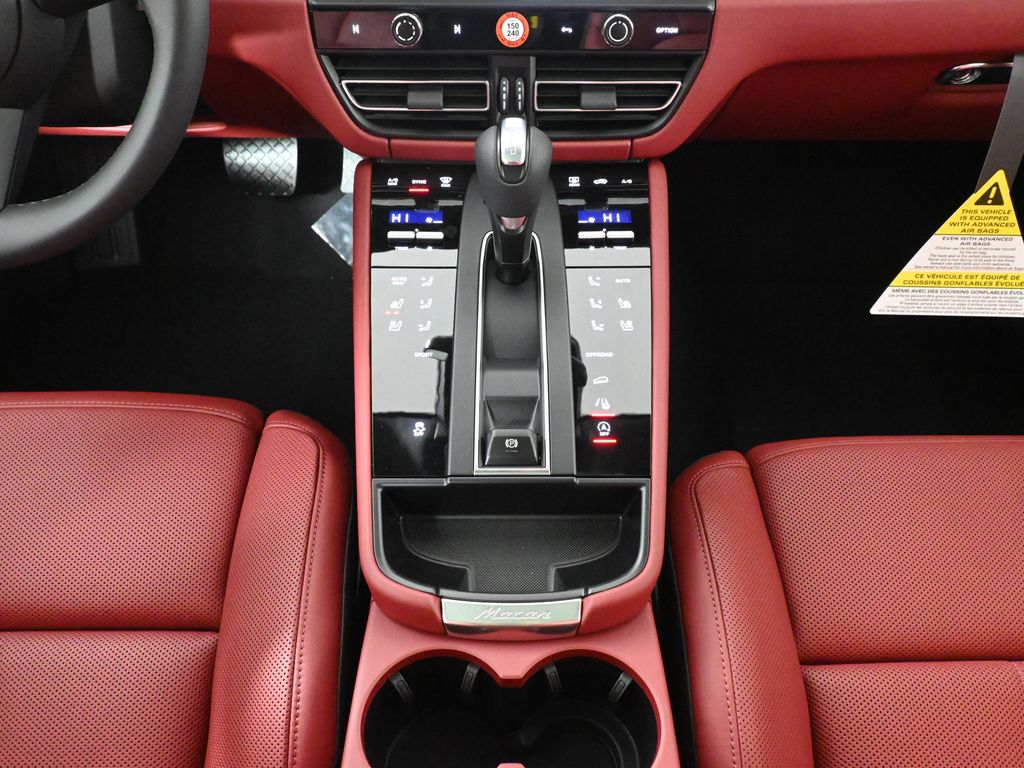 Thumbnail: 2025 Porsche Macan - 27