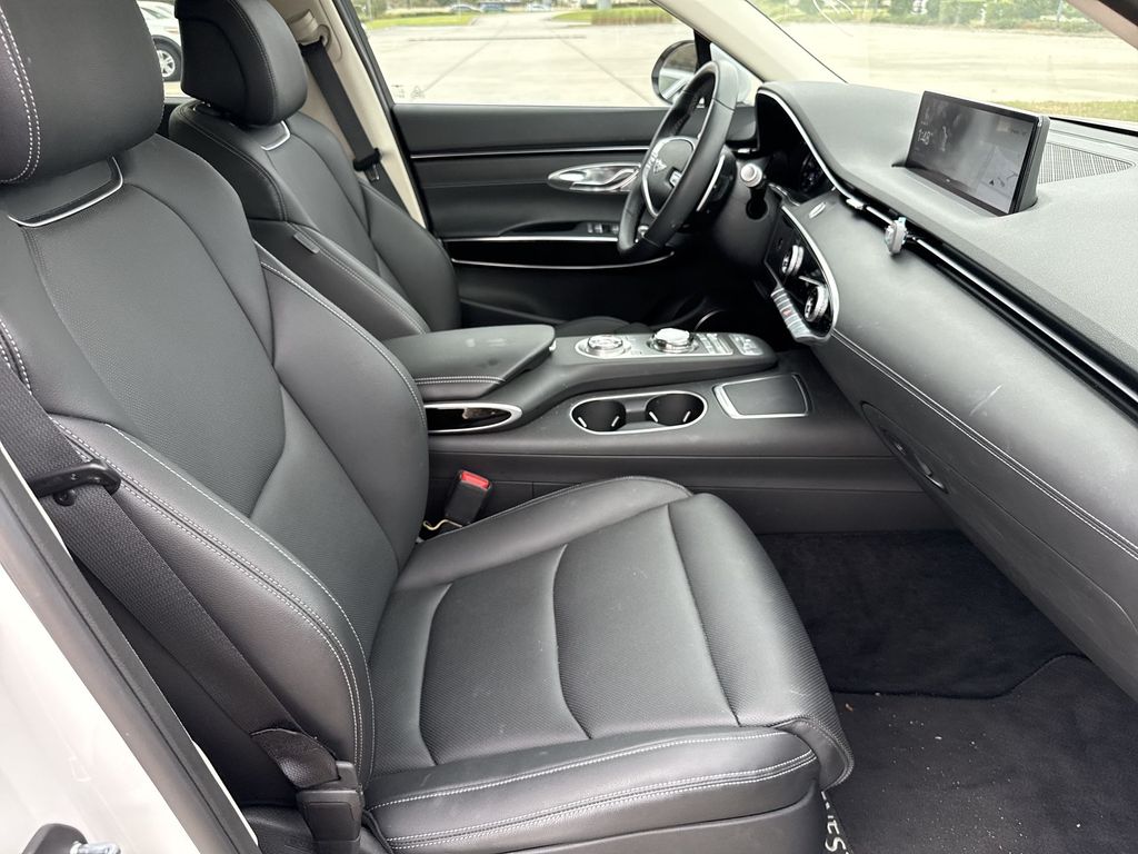 Thumbnail: 2023 Genesis GV70 - 15