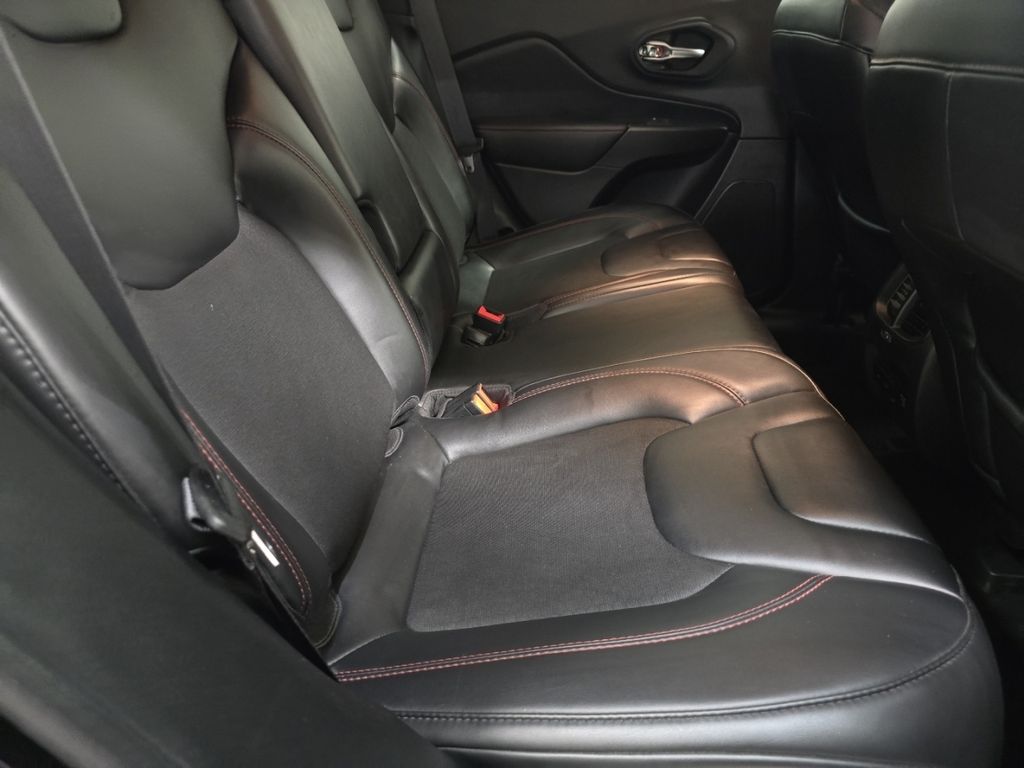 Used 2020 Black Jeep Trailhawk image 15