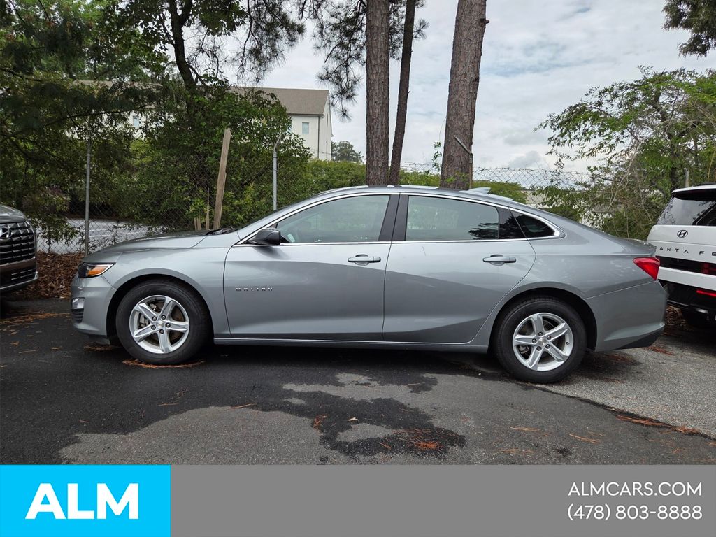 Used 2024 Gray Chevrolet LT image 3