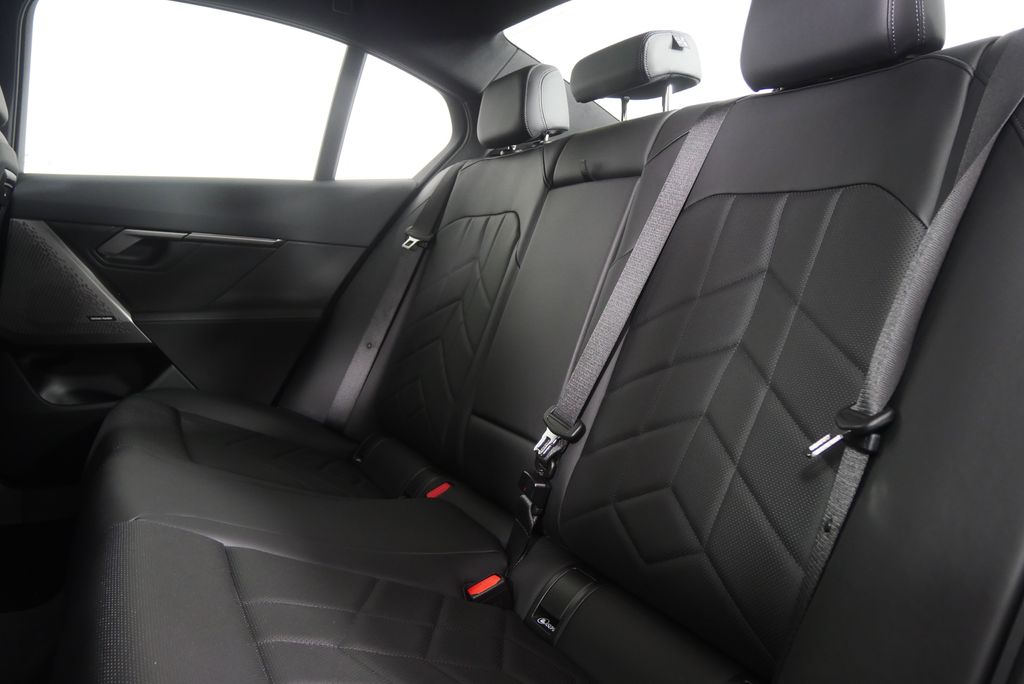 Thumbnail: 2025 BMW 5 Series - 16