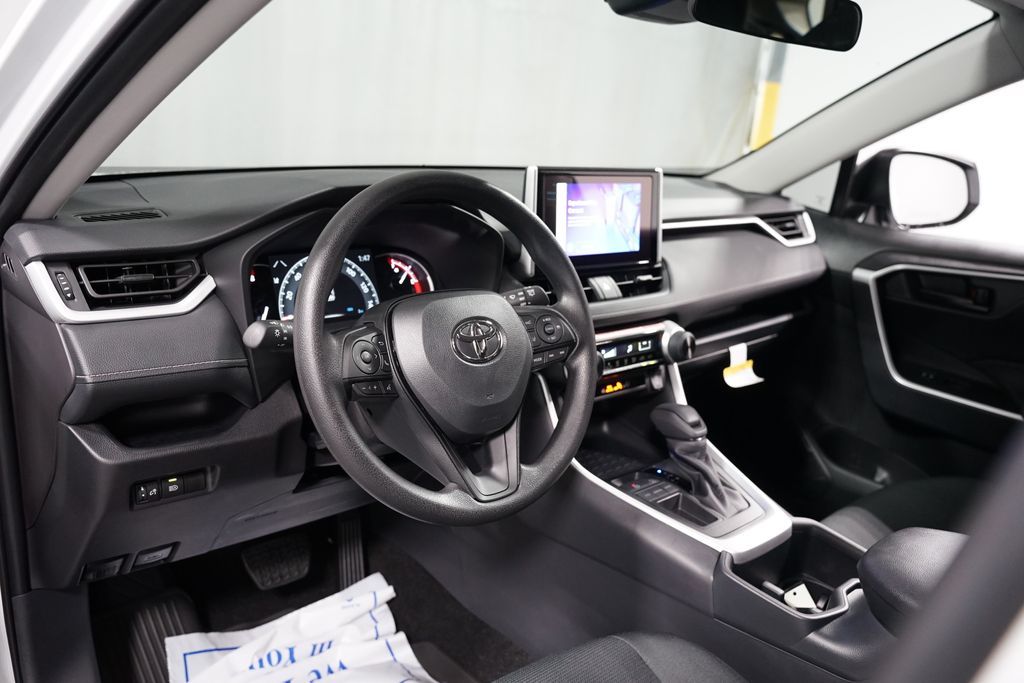 Thumbnail: 2025 Toyota RAV4 - 11