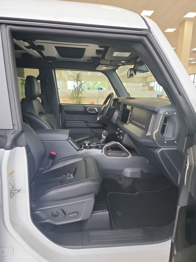 2025 Ford Bronco Badlands photo