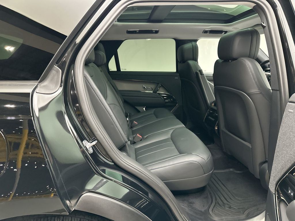 Thumbnail: 2023 Land Rover Range Rover Sport - 19