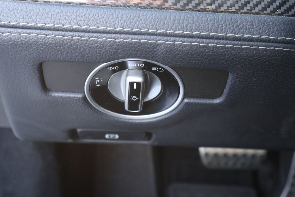 Thumbnail: 2013 Mercedes-Benz SL-Class - 20