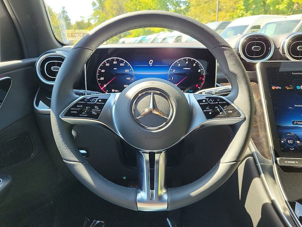 2025 Mercedes-Benz GLC 300 14