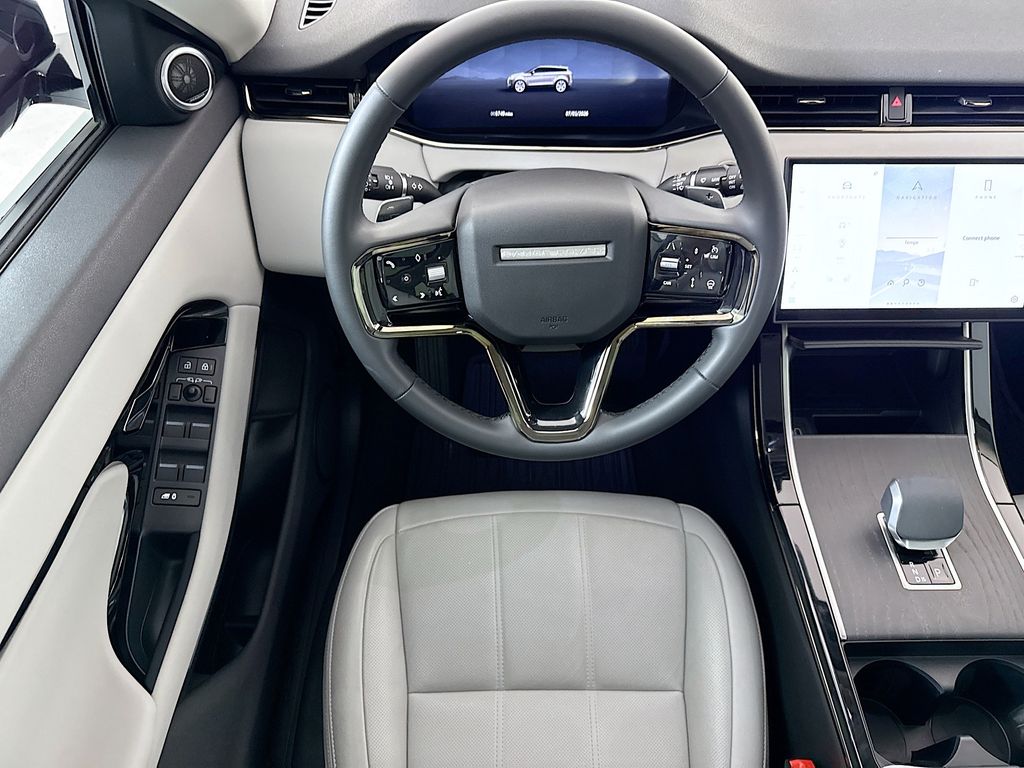 Thumbnail: 2025 Land Rover Range Rover Evoque - 10