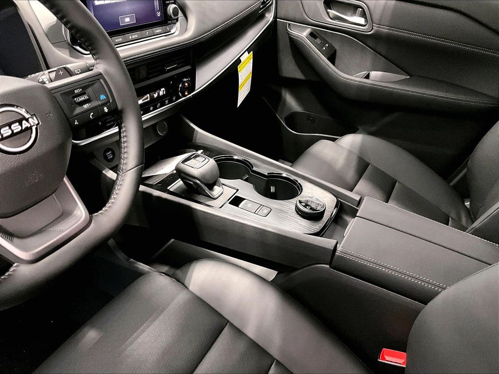 2026 Nissan Rogue — photo 8