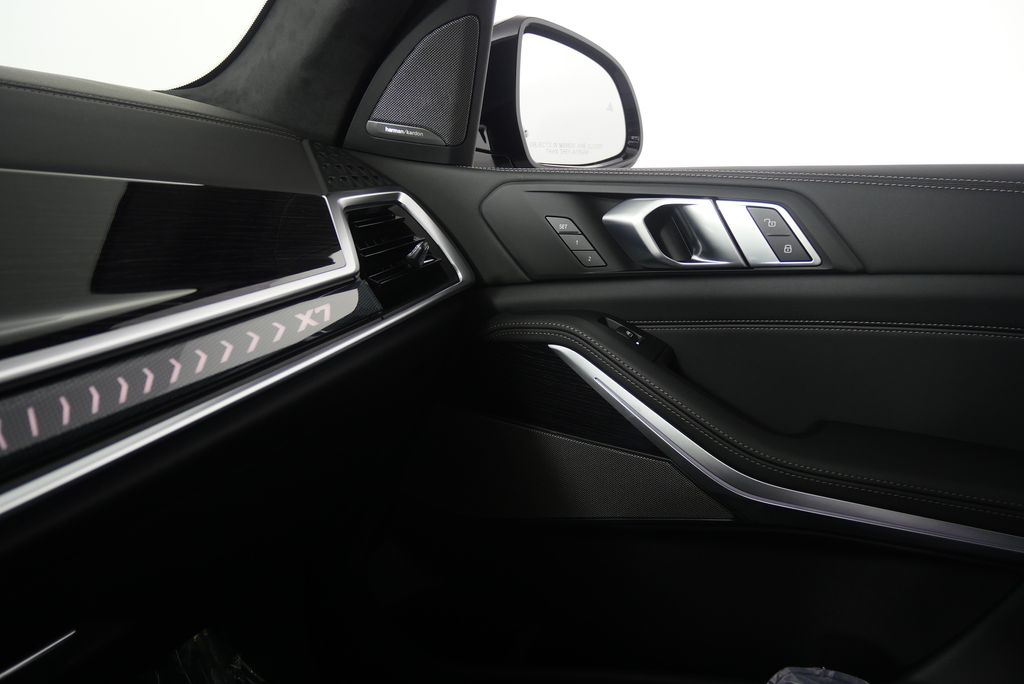 2026 BMW X7 xDrive40i 28