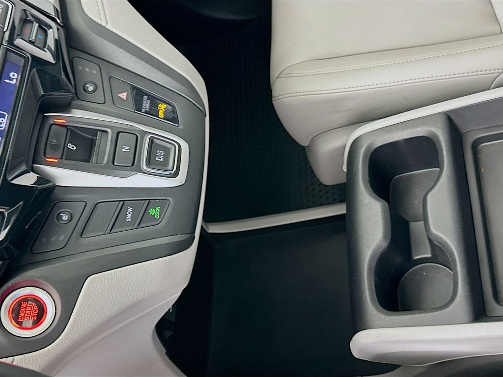 Thumbnail: 2018 Honda Odyssey - 16