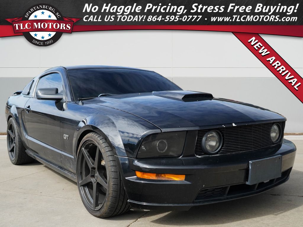 2006 Ford Mustang GT Deluxe Coupe RWD