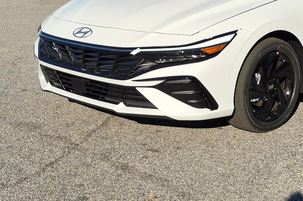 New 2026 White Hyundai SEL Sport image 10