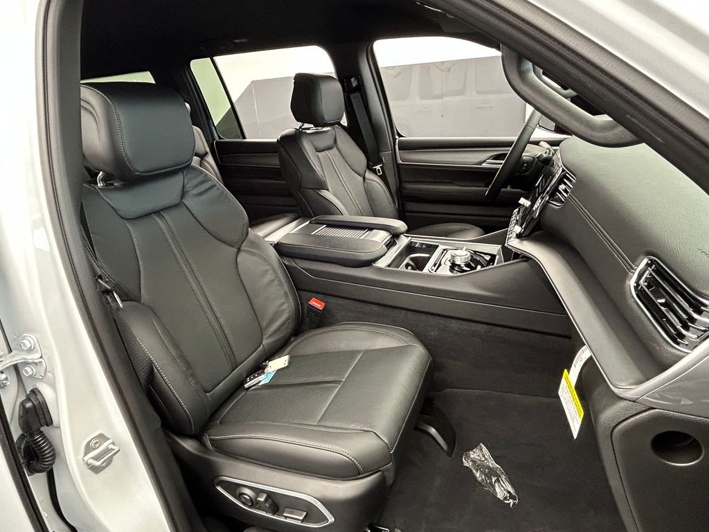 New 2026 Bright White Clearcoat Jeep  image 44