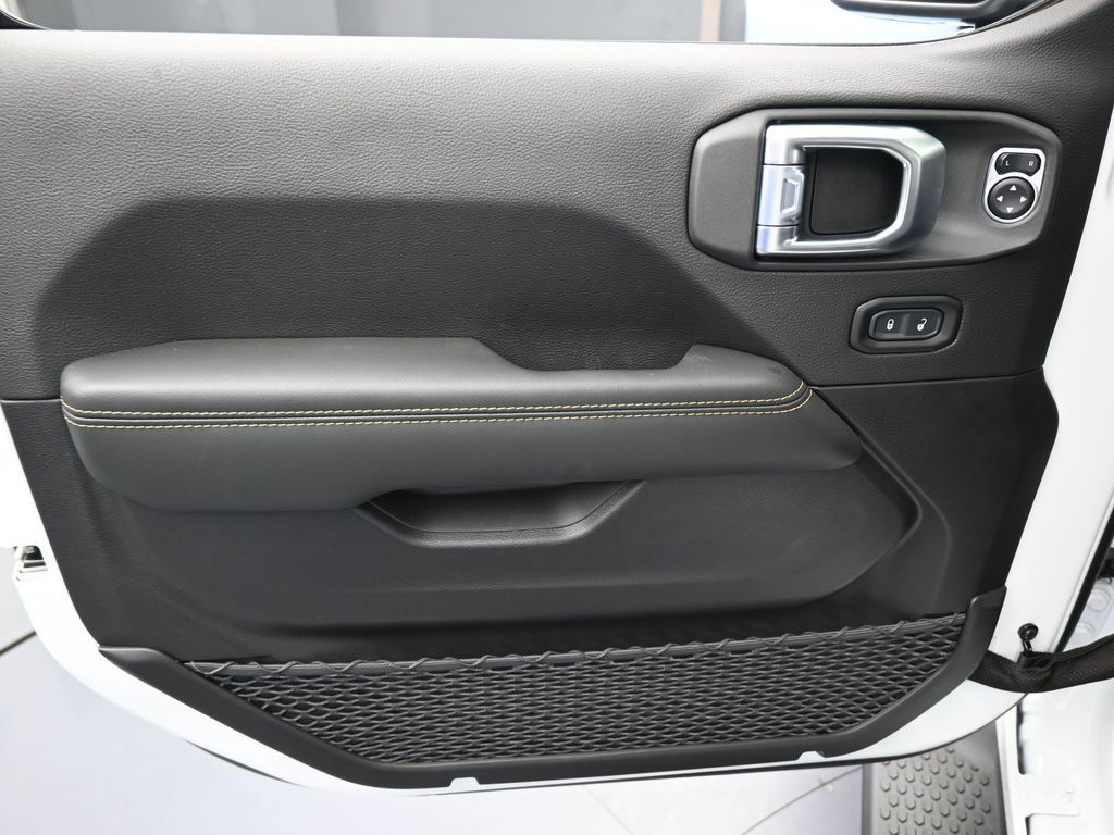 New 2026 Bright White Clearcoat Jeep Sahara image 12