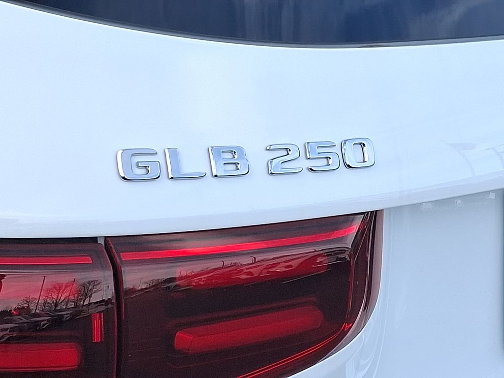 Thumbnail: 2026 Mercedes-Benz GLB - 21