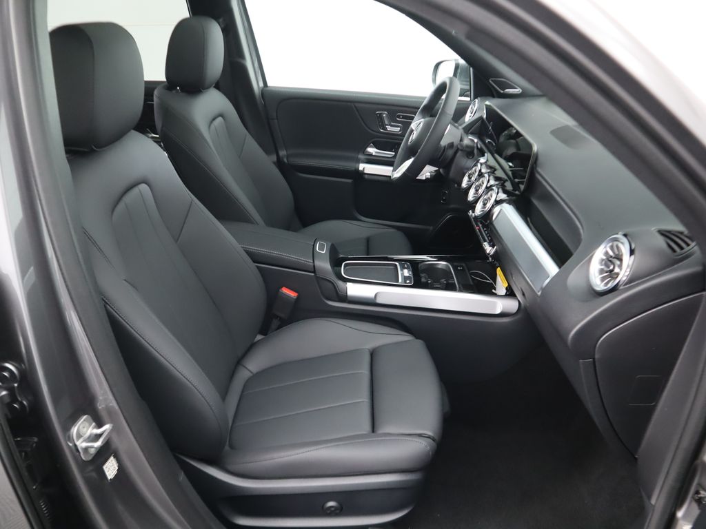 Thumbnail: 2025 Mercedes-Benz GLB - 22