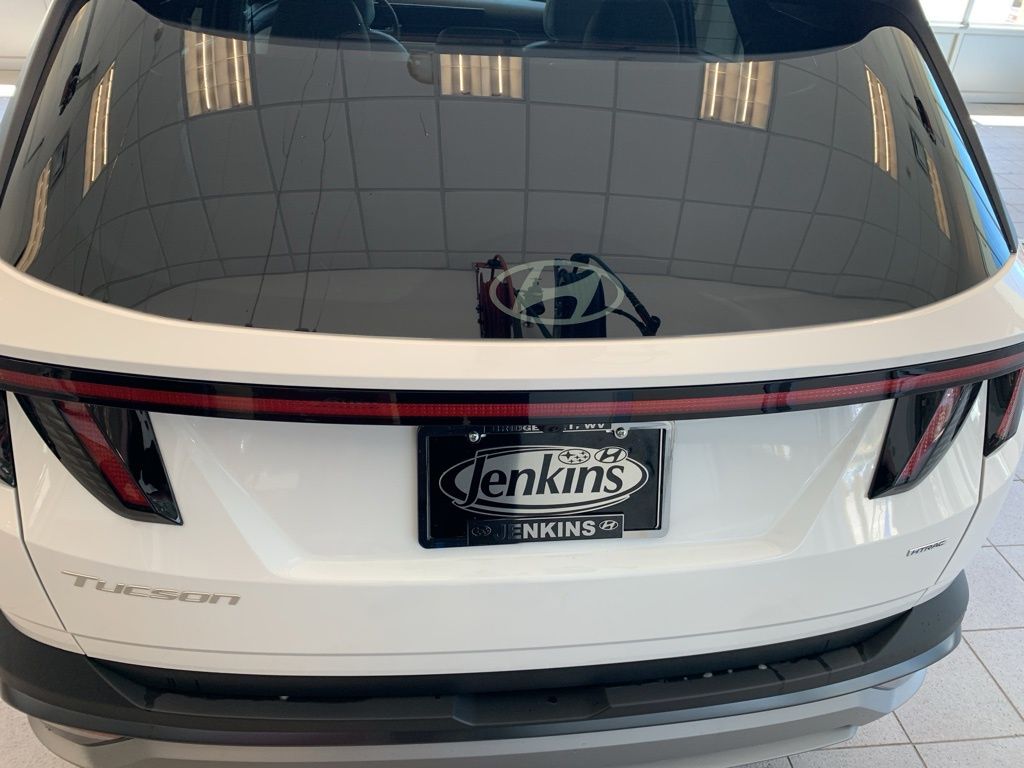 New 2026 White Hyundai SEL Premium image 13