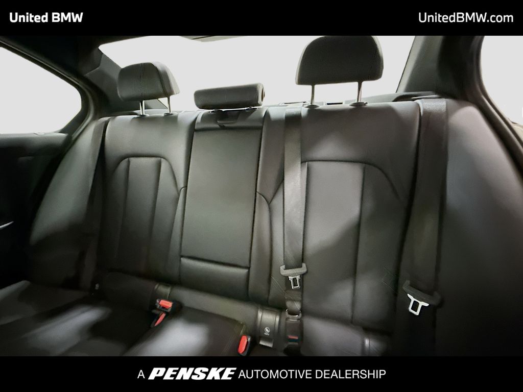 Thumbnail: 2025 BMW 3 Series - 13