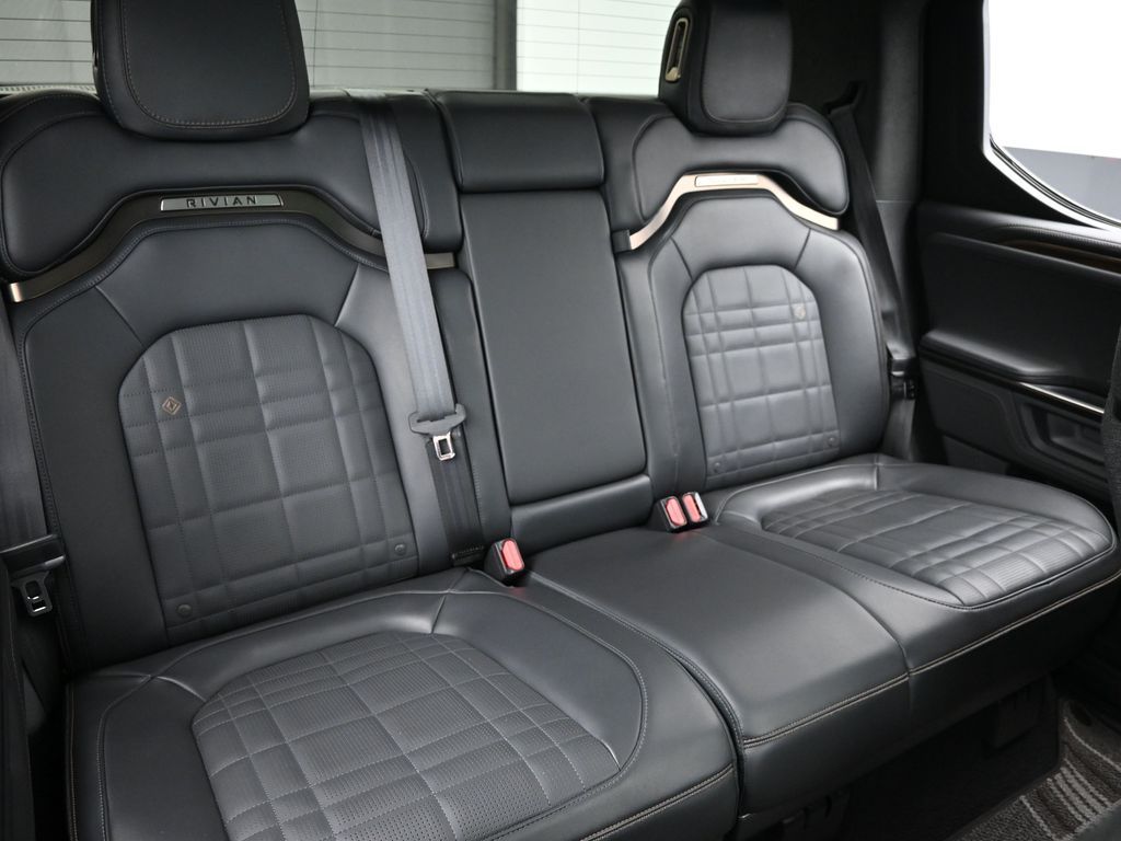 2025 Rivian R1T Ascend