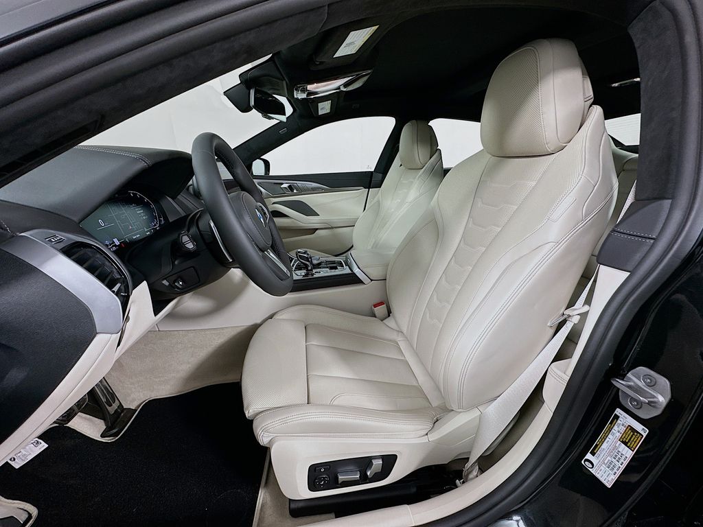Thumbnail: 2026 BMW 8 Series - 16