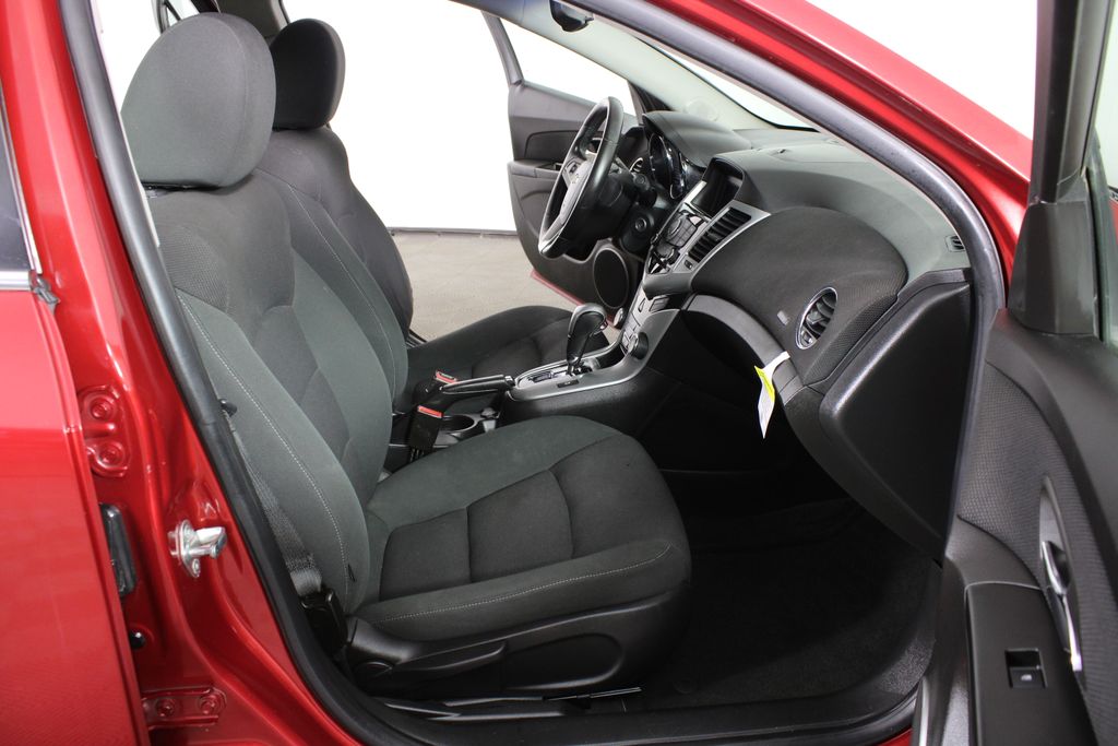 Used 2012 Chevrolet Cruze for sale in 