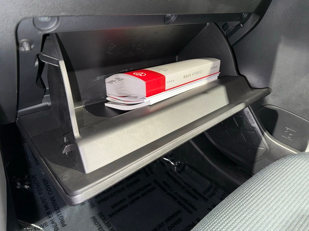 Thumbnail: 2022 Toyota RAV4 - 28