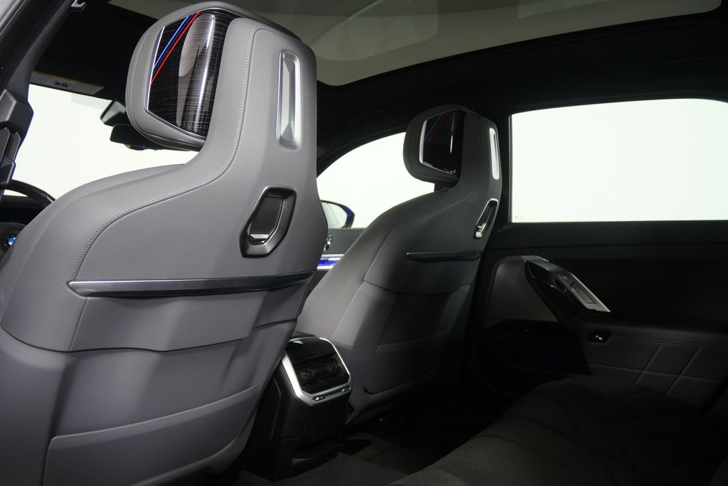 Thumbnail: 2024 BMW 7 Series - 17