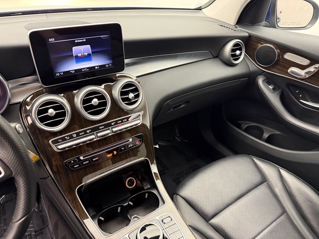Thumbnail: 2017 Mercedes-Benz GLC - 14