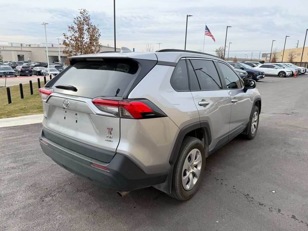 Thumbnail: 2021 Toyota RAV4 - 4