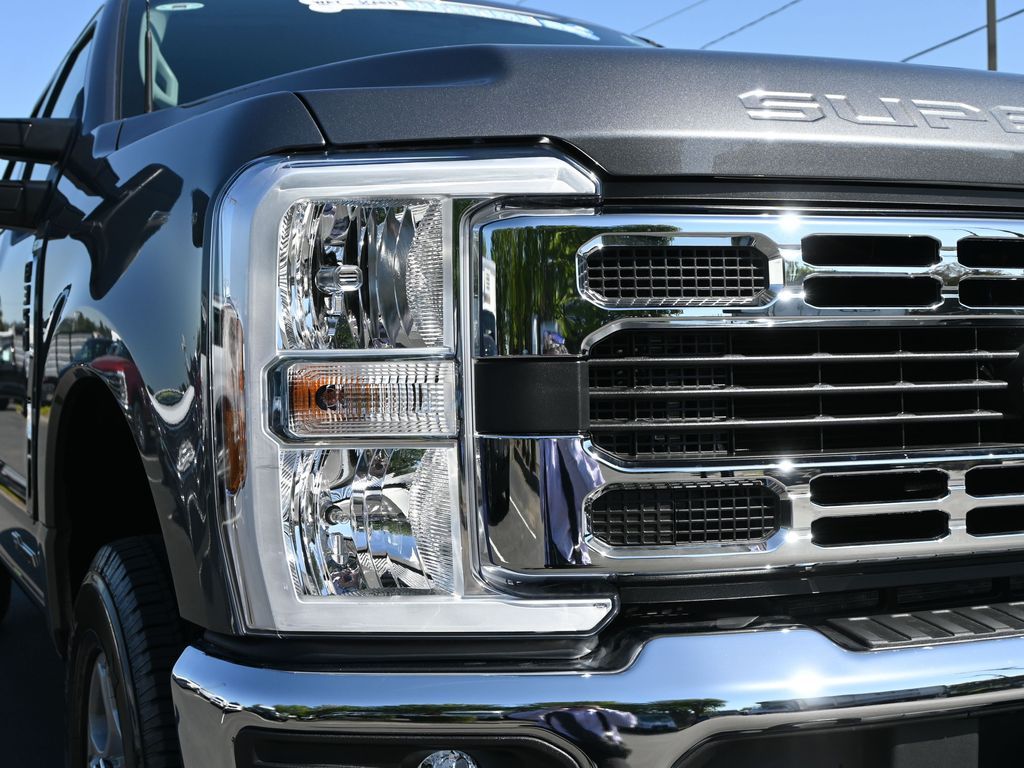 2025 Ford F-350 Super Duty XLT