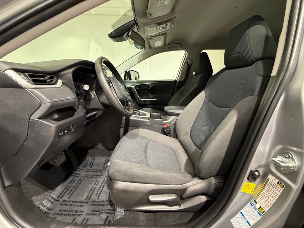 Thumbnail: 2022 Toyota RAV4 - 13