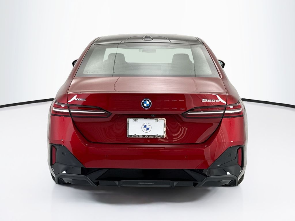 Thumbnail: 2027 BMW 5 Series - 6