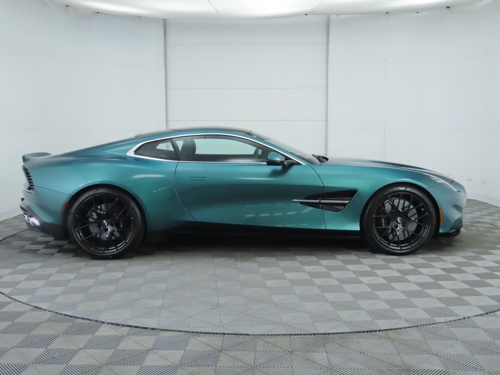 Thumbnail: 2025 Aston Martin Vanquish - 4