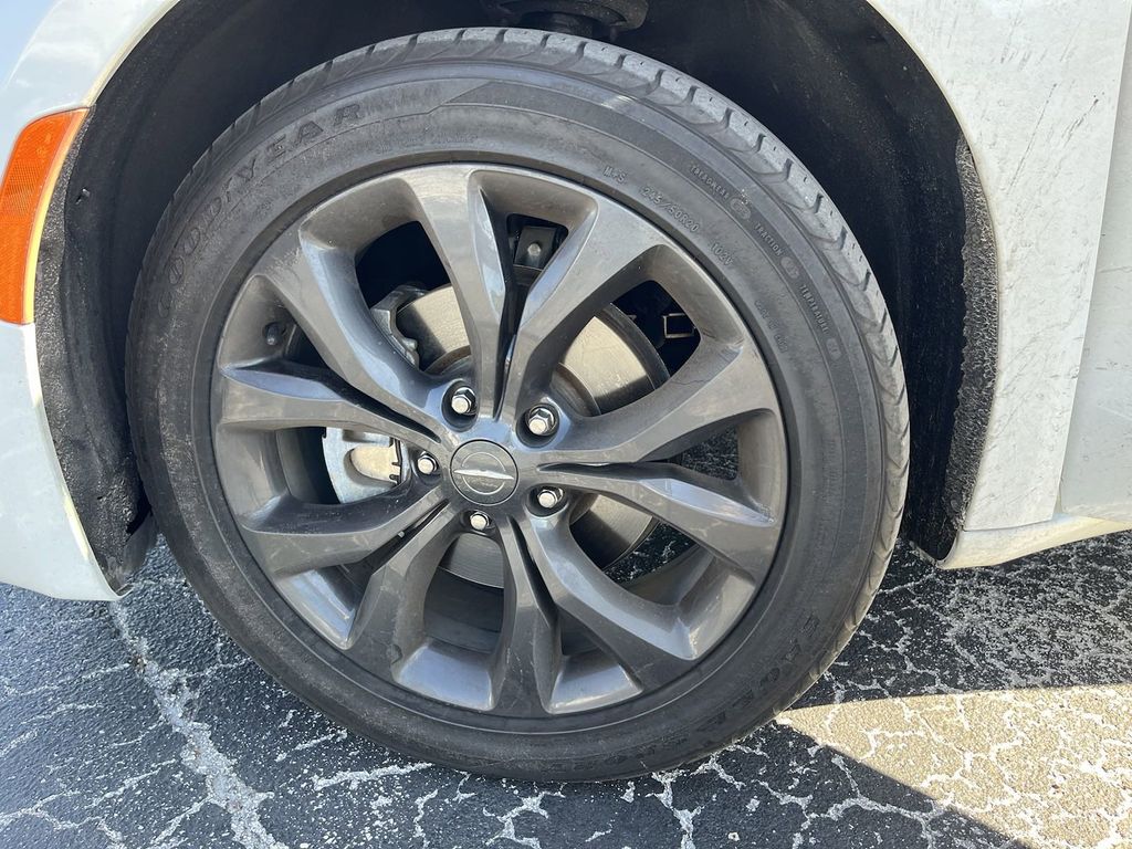 2018 Chrysler Pacifica Touring Plus 32