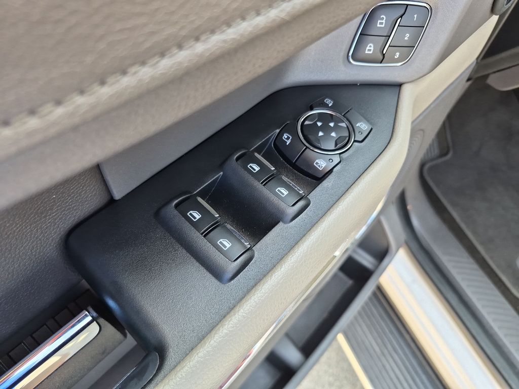 Used 2018 White Ford XLT image 22