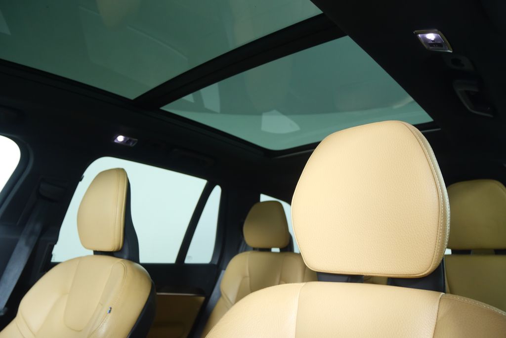 Thumbnail: 2019 Volvo XC90 - 11