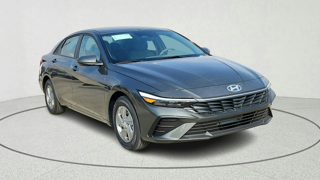 Amazon Gray 2026 Hyundai Elantra SE FWD Sedan Front-Wheel Drive Continuously Variable Transmission