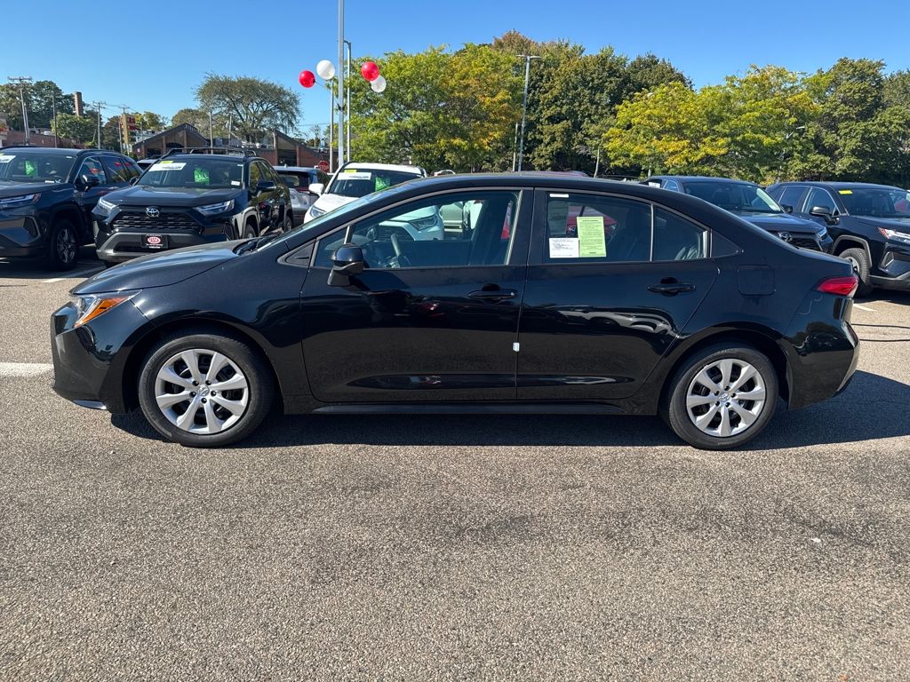 2026 Toyota Corolla LE photo 4