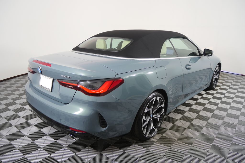Thumbnail: 2026 BMW 4 Series - 4