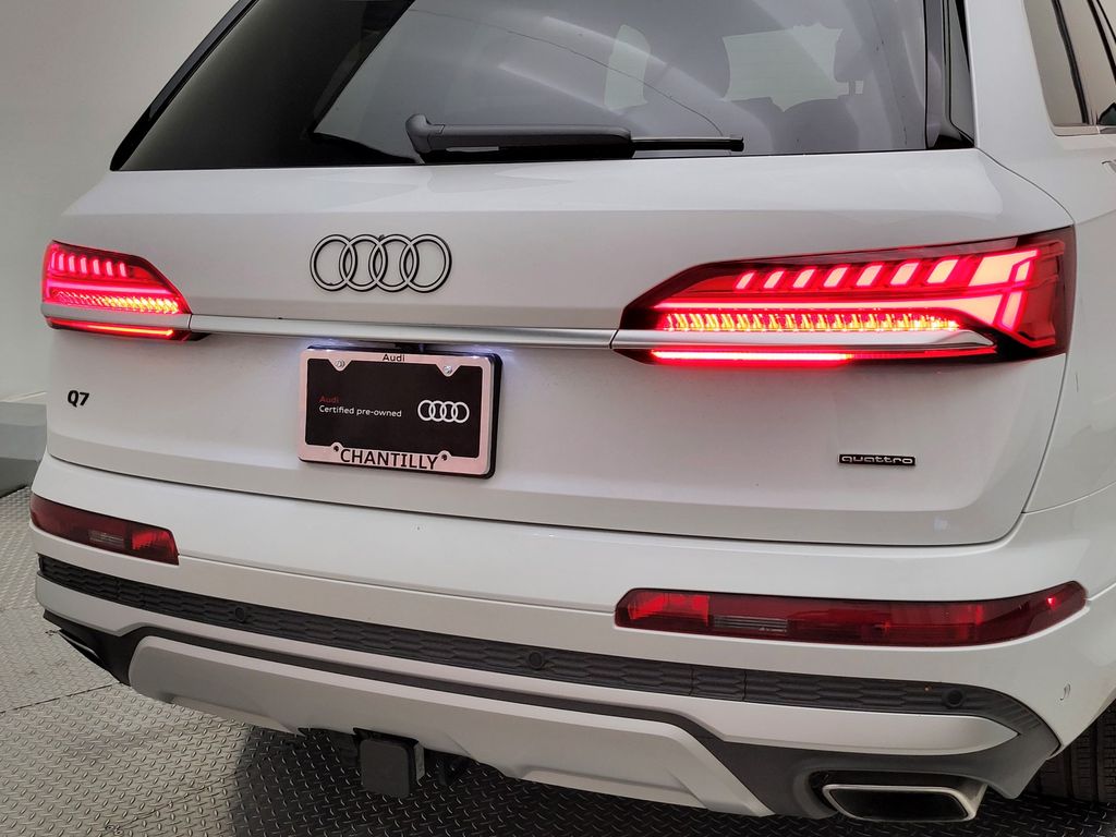 Thumbnail: 2026 Audi Q7 - 7